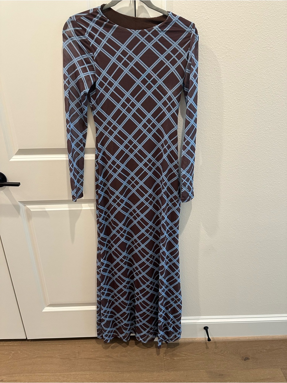 Long Sleeve Geometric Print Maxi Dress in Brown and Light Blue